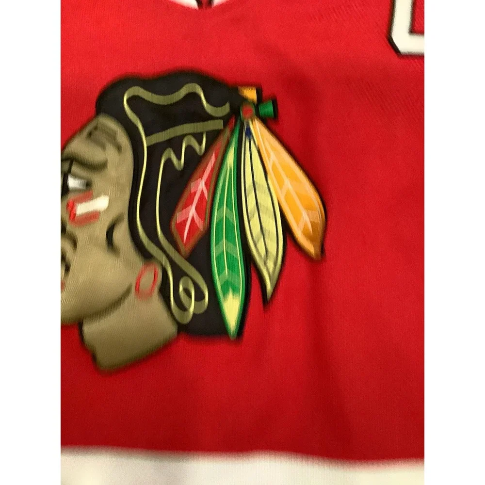 Reebok Chicago Blackhawks Jersey NHL Hockey Youth Size S/M Jonathan Toews #19 C